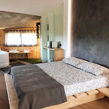 Rent Room Wood Ангвиллара-Сабация Экстерьер фото